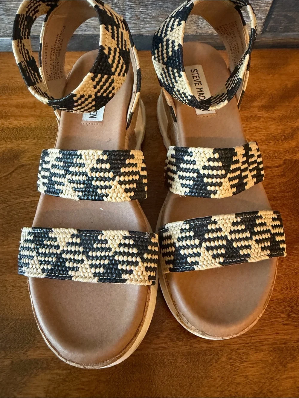 Steve Madden Black and Natural Woven Espadrille Platform Sandals size 6